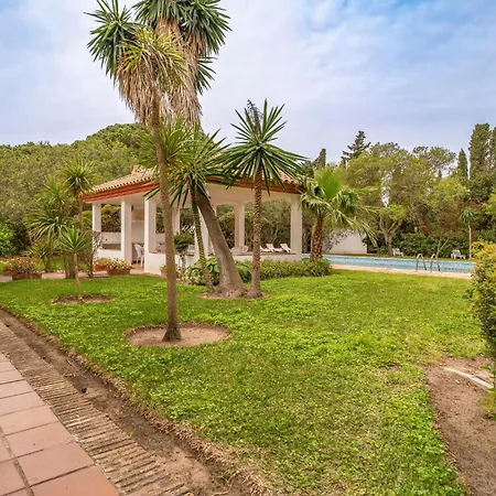 Holiday home 6 Bedroom Lovely In Conil De La Frontera