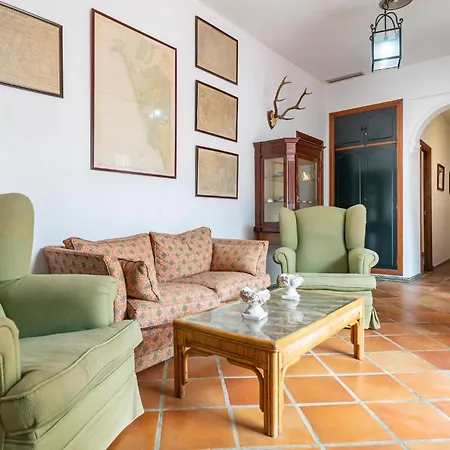 6 Bedroom Lovely In Conil De La Frontera