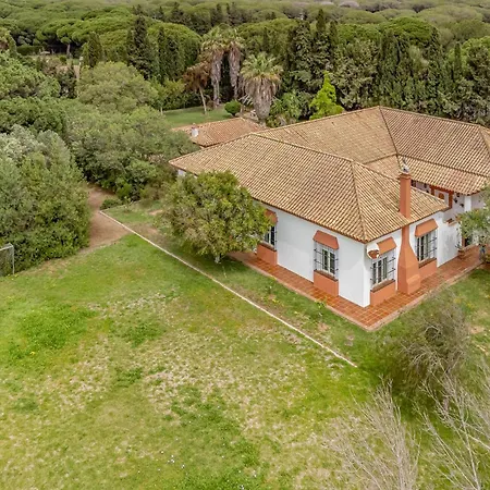 6 Bedroom Lovely In